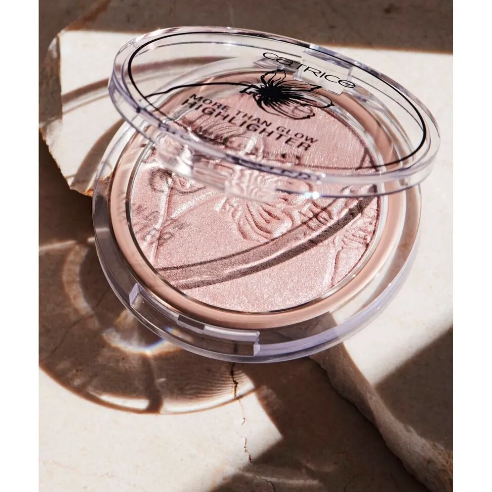 Catrice More Than Glow Supreme Rose Beam Highlighter