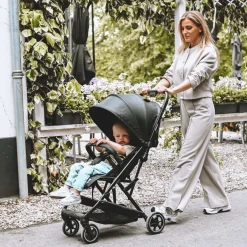 Deryan Easy Luxe Lichtgewicht Buggy + Regenhoes – Compact & Comfortabel