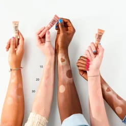 Essence Baby Got Glow 30 Breezy Bronze Liquid Highlighter