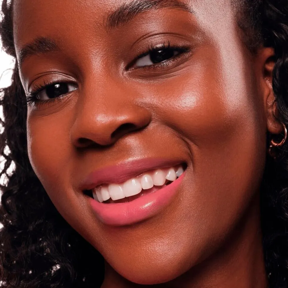 Essence Satin Glow 03 Rose And Shine Luminous Shine Lipstick
