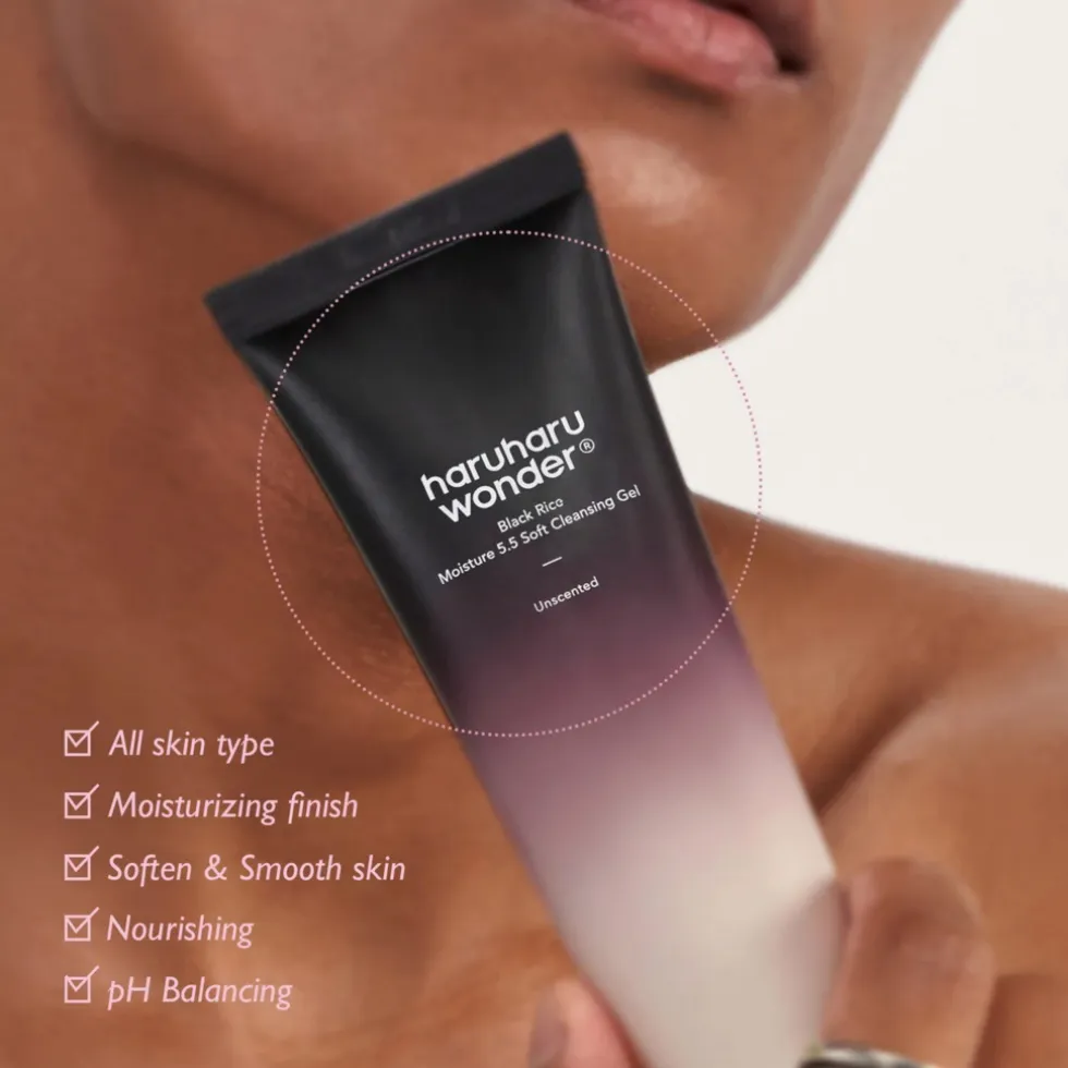 Haruharu wonder Black Rice Moisture 5.5 Soft Cleansing Gel