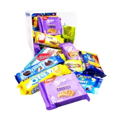 Vieruurtjes XL koekjespakket met chocolade: Milka, LU, Prince, Oreo, Mikado & Lotus Dino
